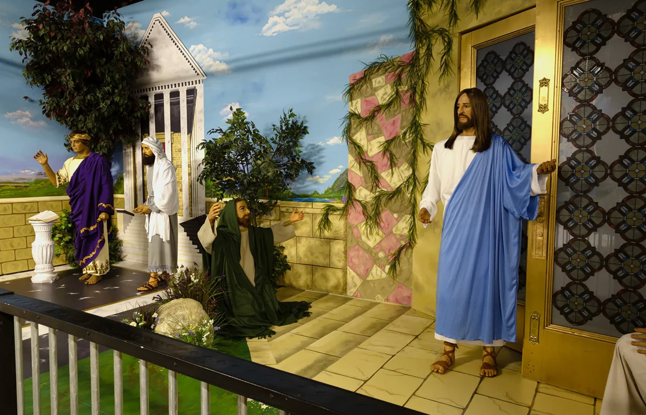 “The BibleWalk Wax Museum in Ohio is made up of discarded wax figures. Their Jesus figure was an is still unmistakably Tom Cruise.”
